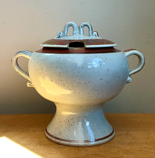 Vintage Speckled Ceramic Footed Tureen — additional photo 7