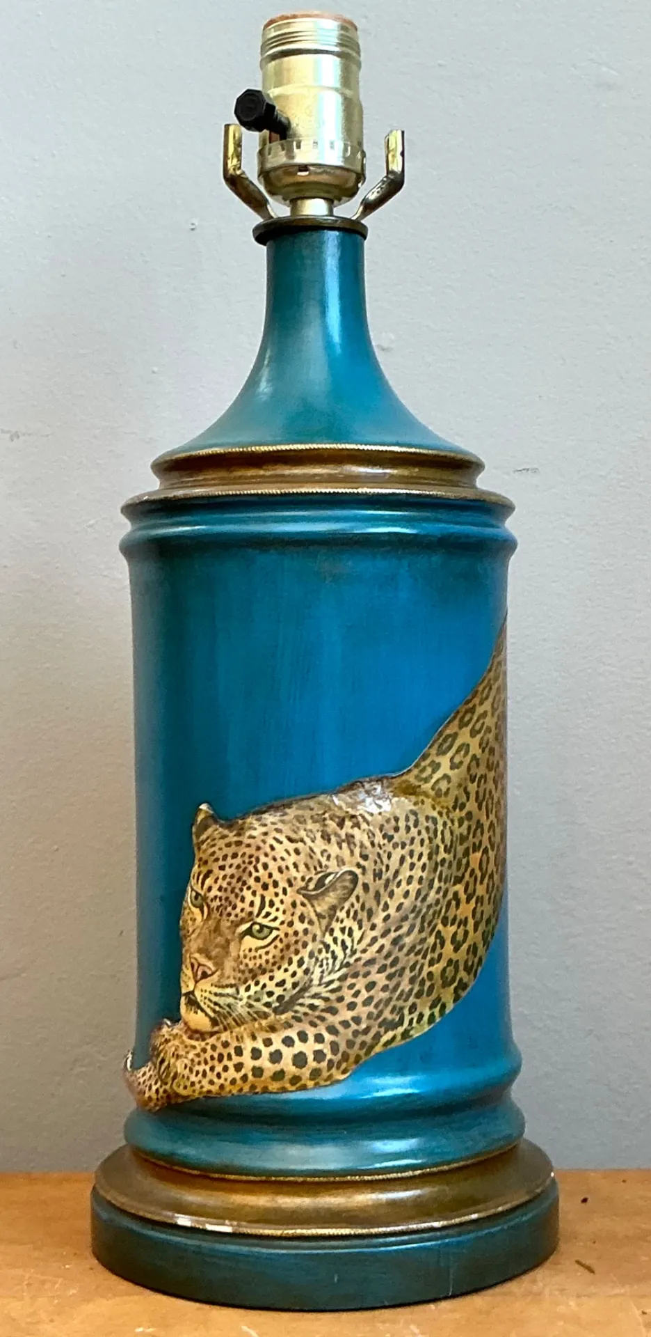 Vintage Blue and Gold Decoupage Leopard Lamp — additional photo 6