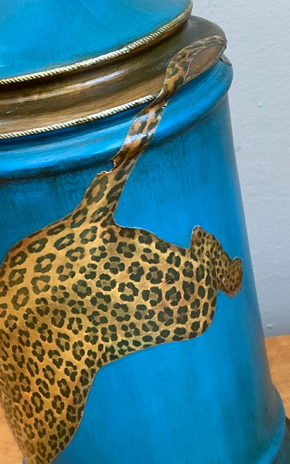 Vintage Blue and Gold Decoupage Leopard Lamp — additional photo 5