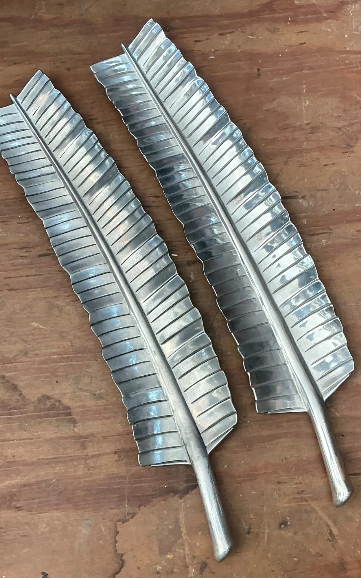 Vintage Aluminum Banana Leaf Platters - Set of 2 — additional photo 7