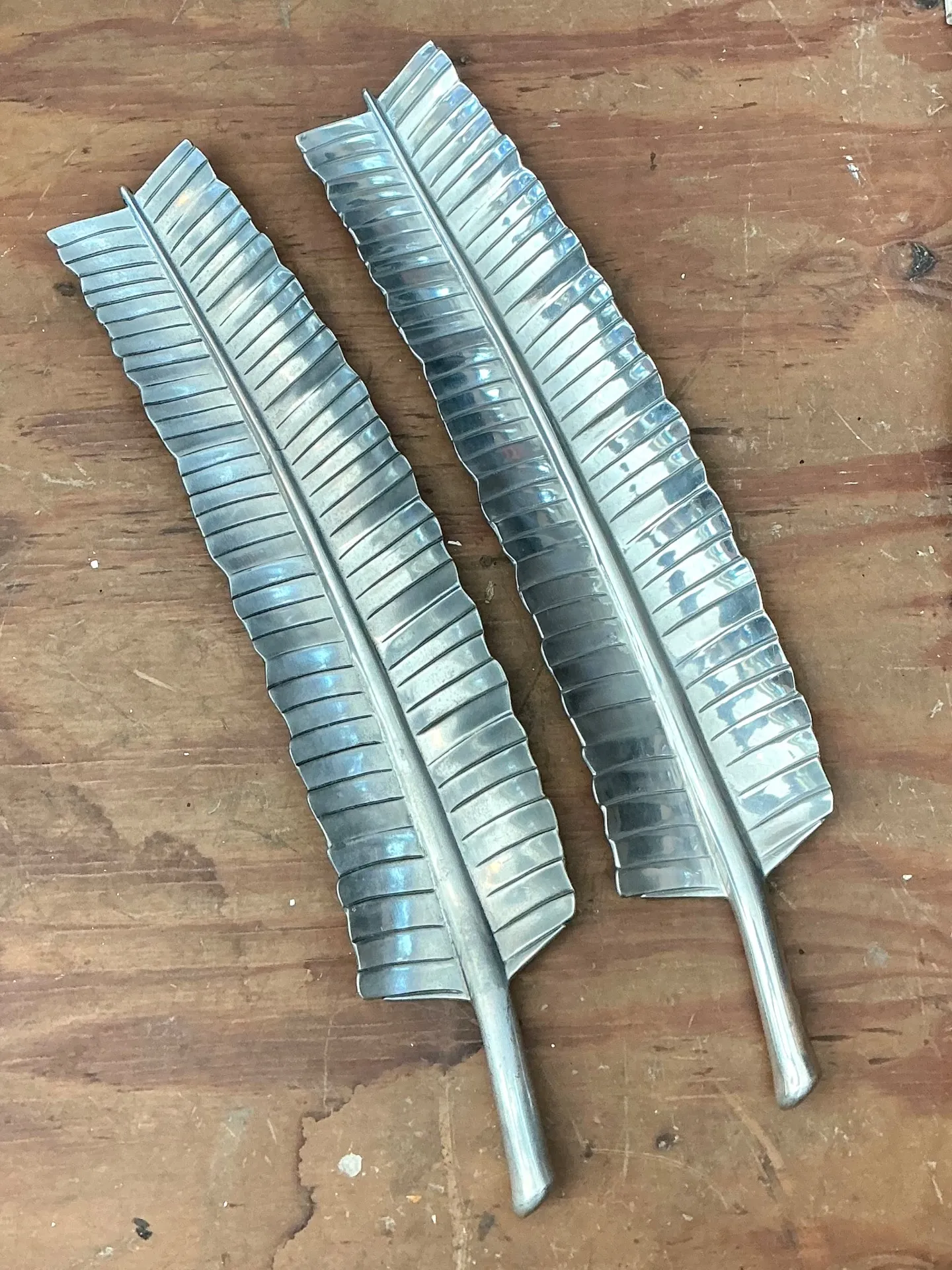 Vintage Aluminum Banana Leaf Platters - Set of 2 — additional photo 3