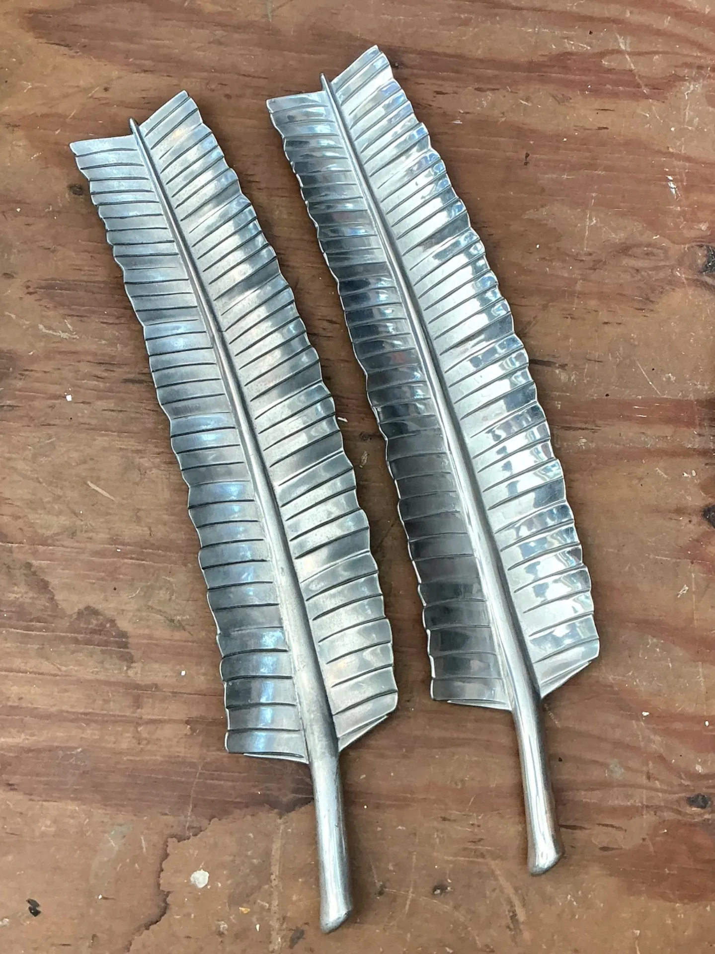 Vintage Aluminum Banana Leaf Platters - Set of 2 — additional photo 8