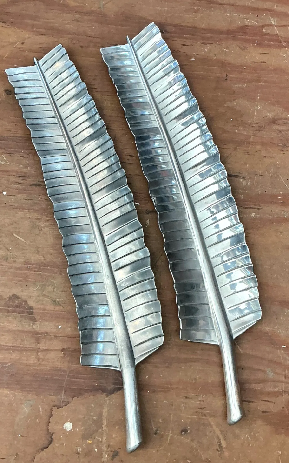 Vintage Aluminum Banana Leaf Platters - Set of 2 — additional photo 8