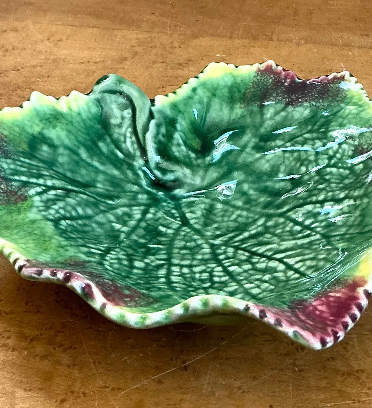 Vintage Bordallo Pinheiro Green Majolica Leaf Plates Trio — additional photo 8