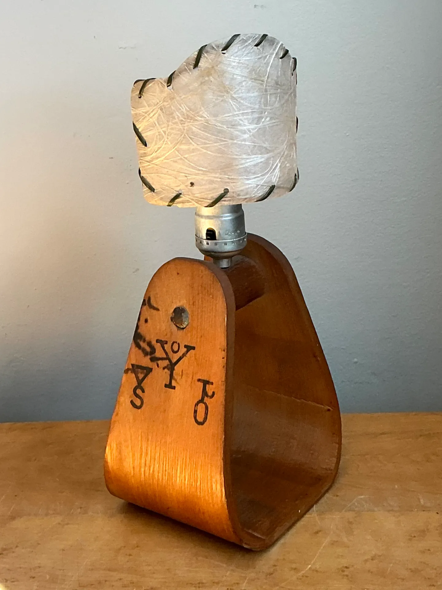 Vintage Wood and Metal Stirrup Table Lamp — additional photo 5
