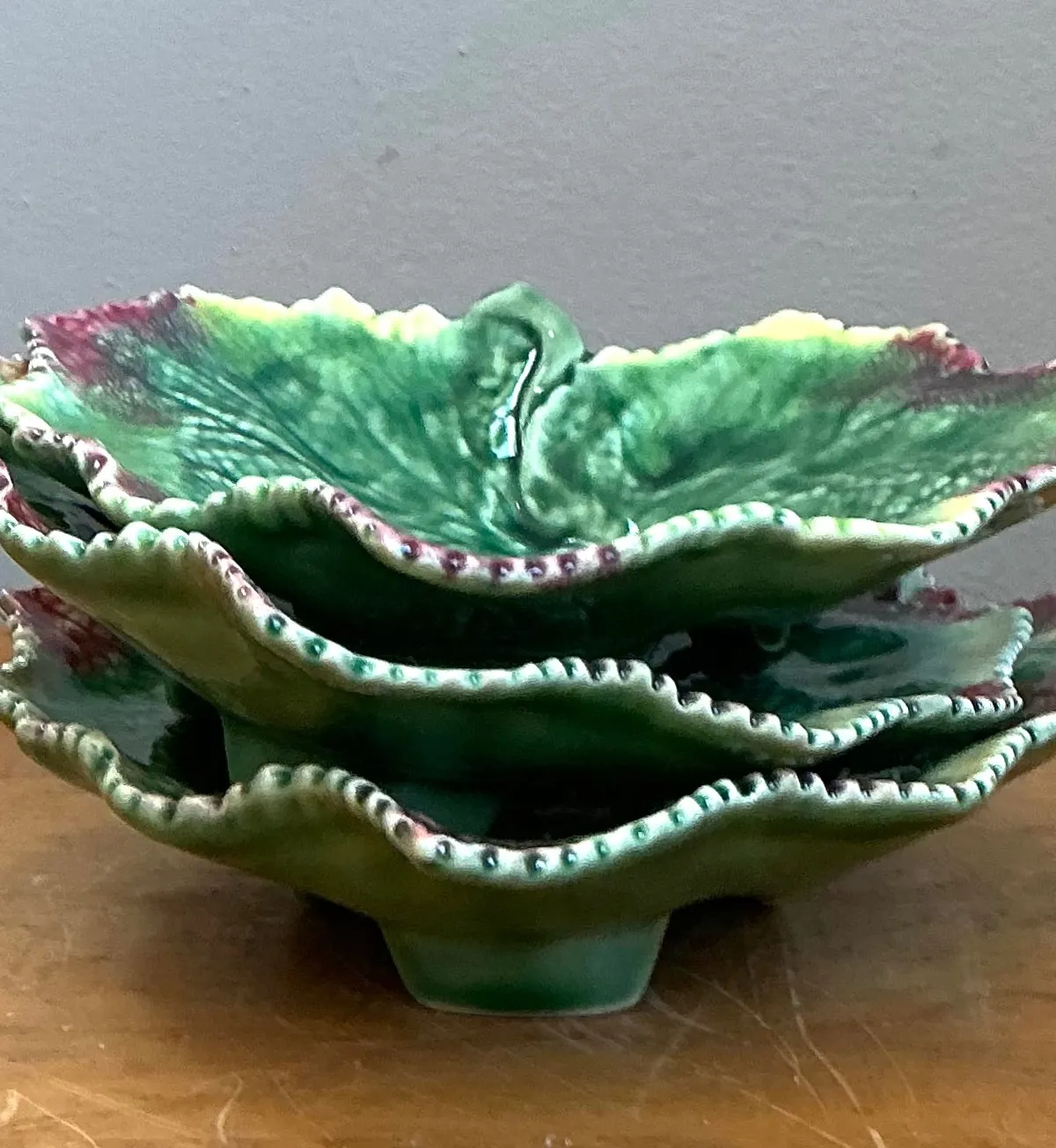Vintage Bordallo Pinheiro Green Majolica Leaf Plates Trio — additional photo 5