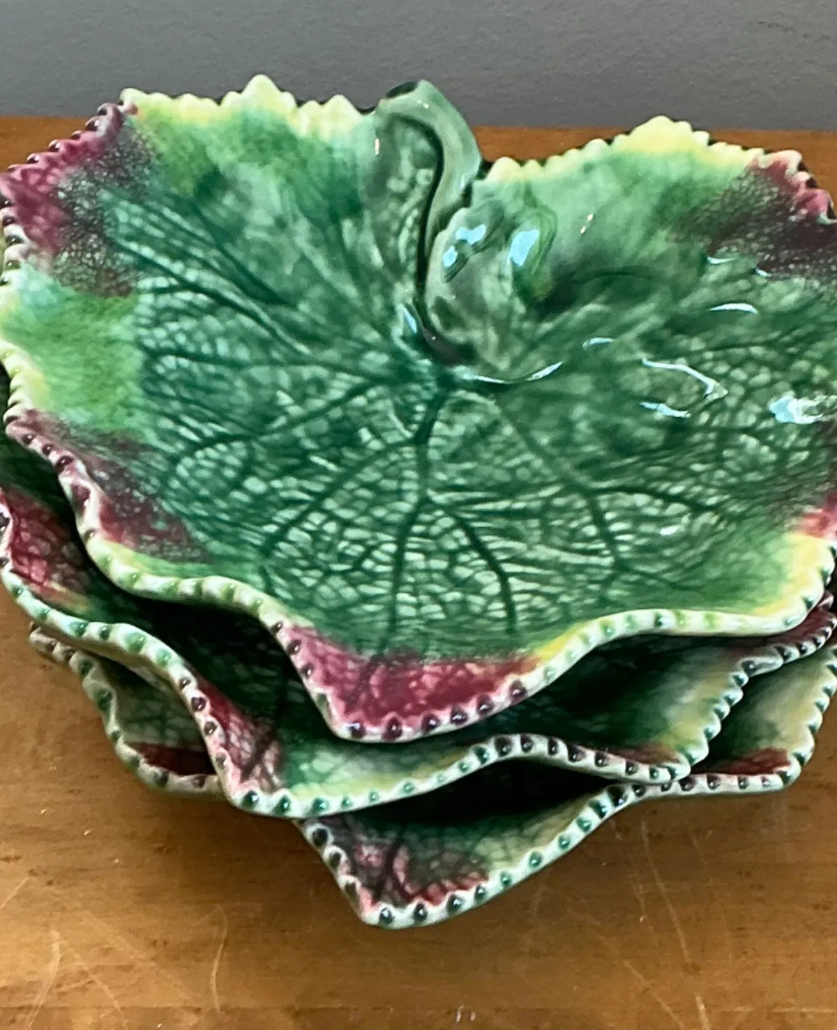 Vintage Bordallo Pinheiro Green Majolica Leaf Plates Trio — additional photo 7