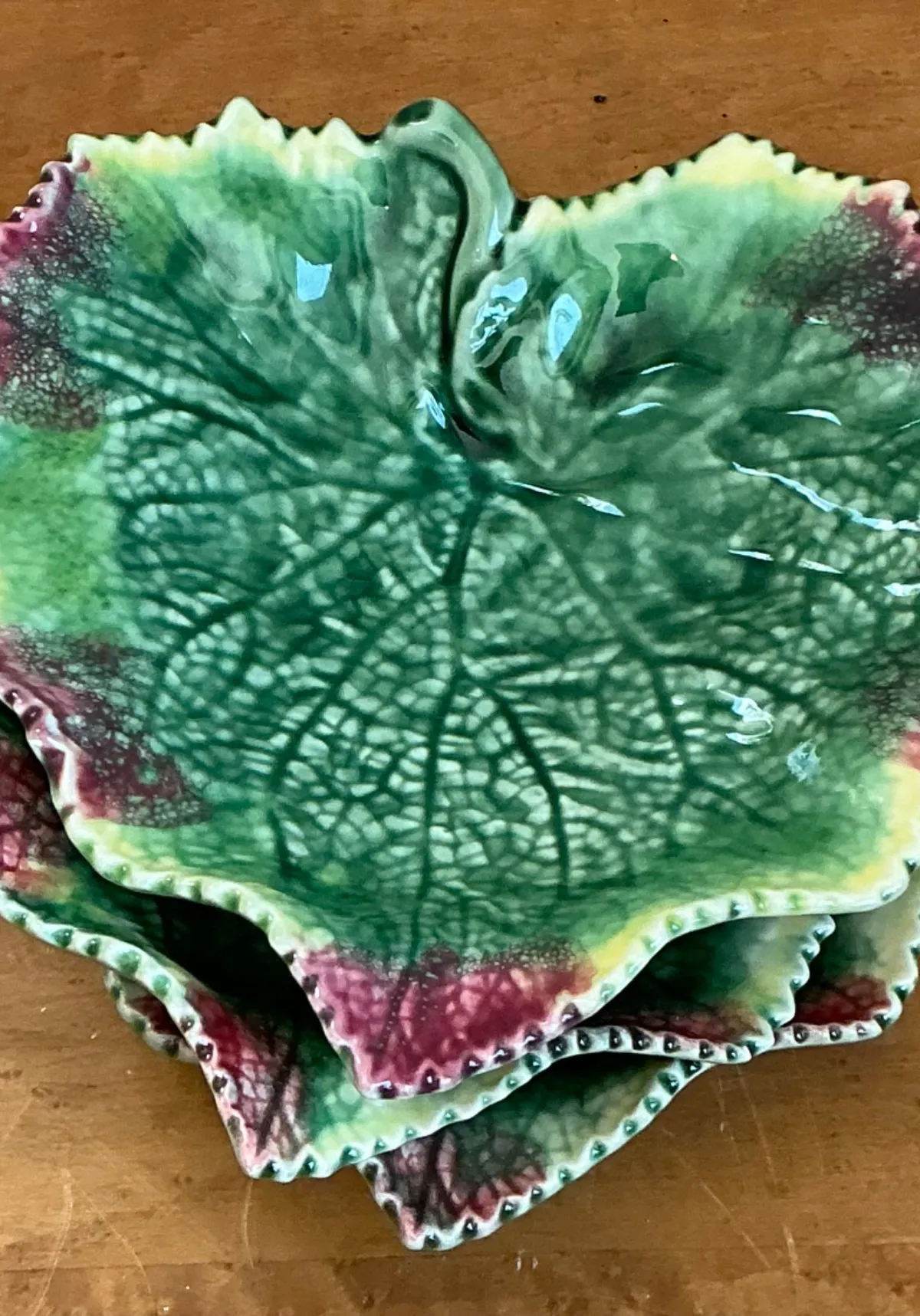 Vintage Bordallo Pinheiro Green Majolica Leaf Plates Trio — additional photo 4