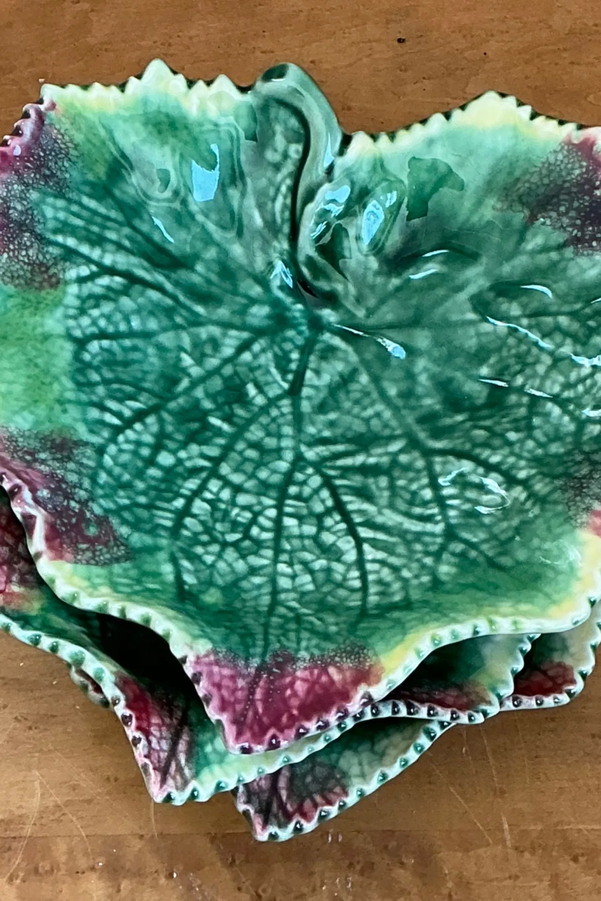 Vintage Bordallo Pinheiro Green Majolica Leaf Plates Trio — additional photo 6