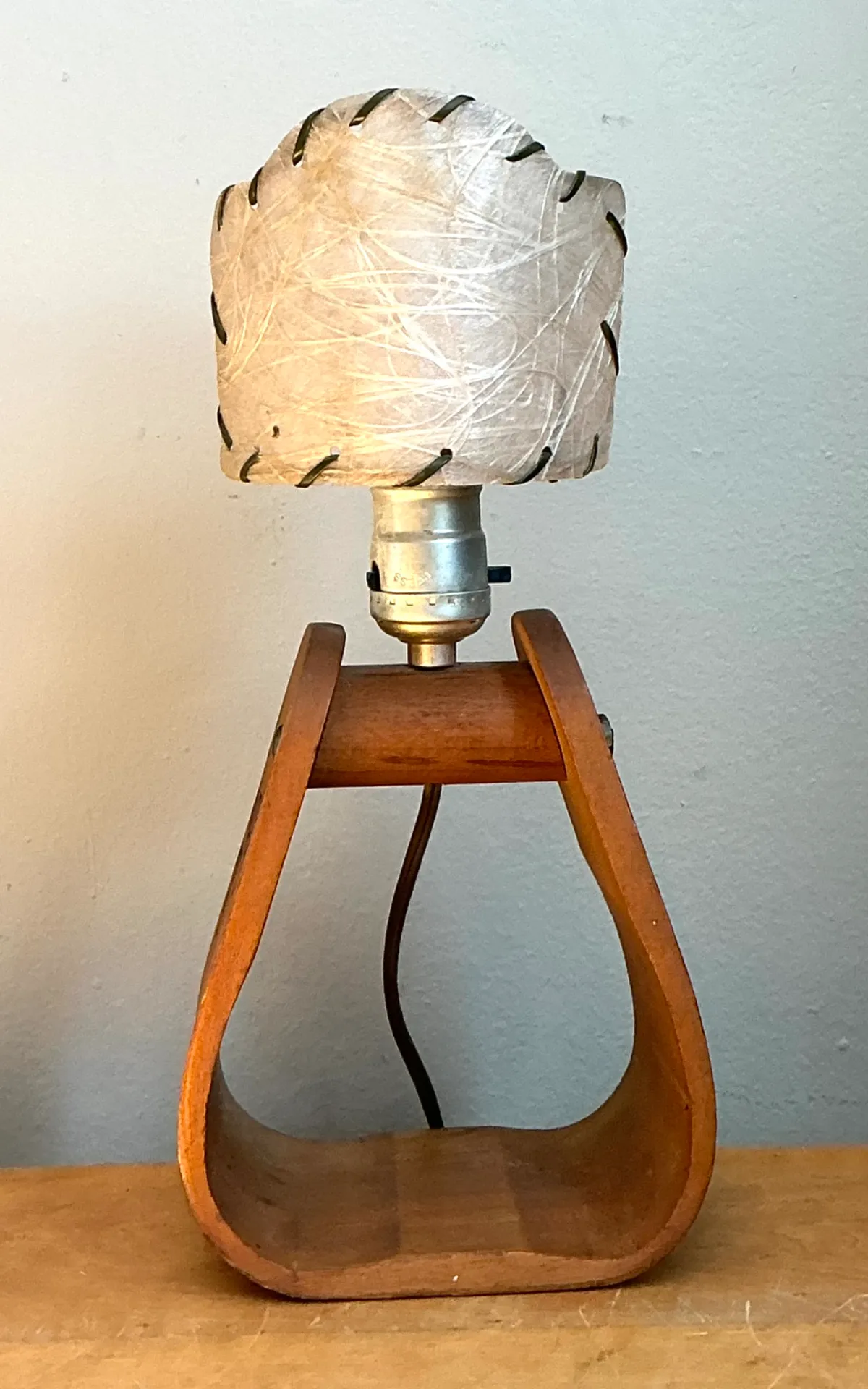 Vintage Wood and Metal Stirrup Table Lamp — additional photo 3
