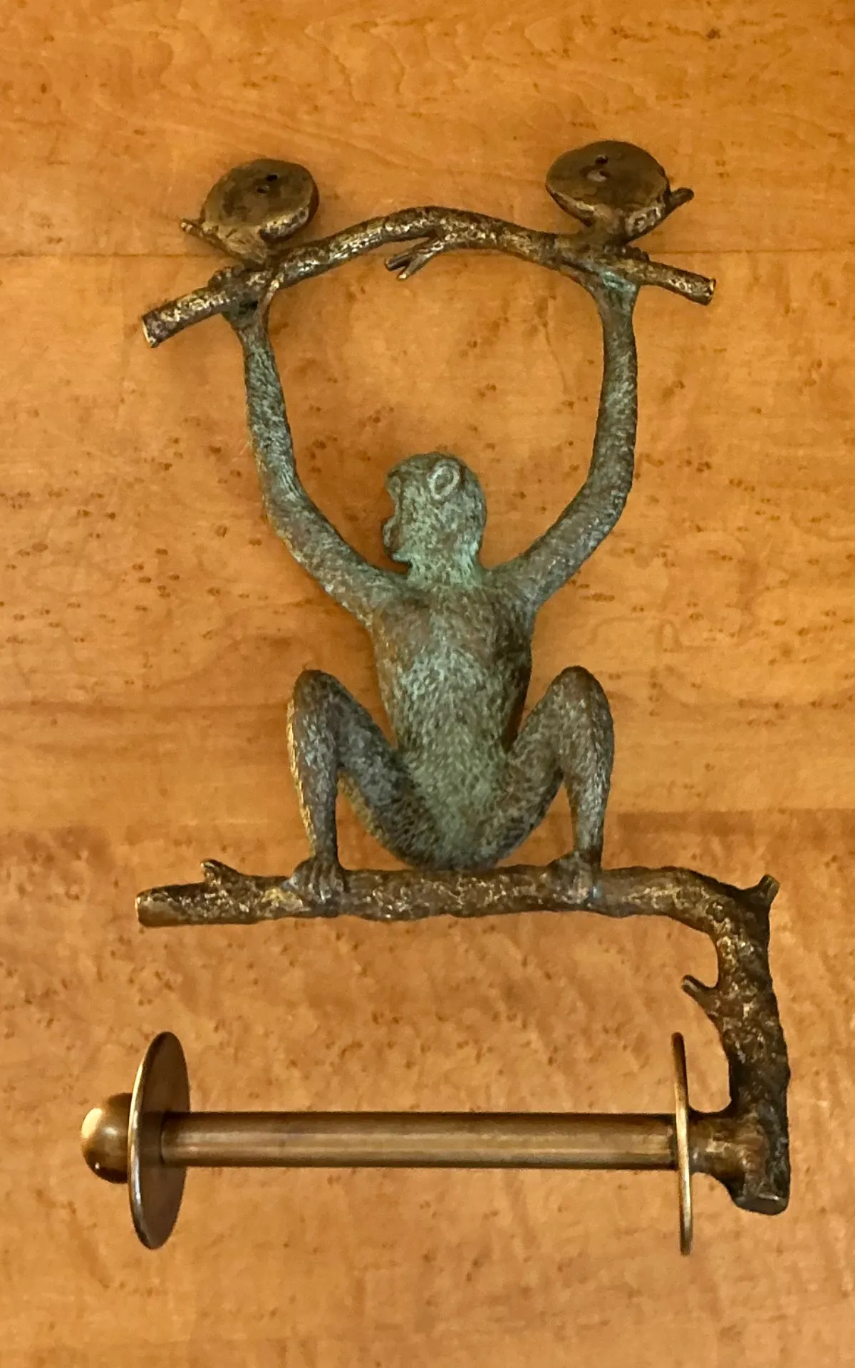 Vintage Patinated Metal Monkey Toilet Paper Holder — additional photo 1