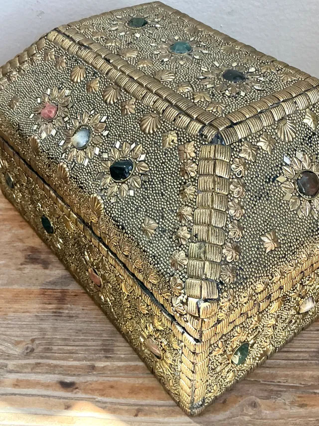 Vintage Embellished Brass Treasure Chest Box — additional photo 3
