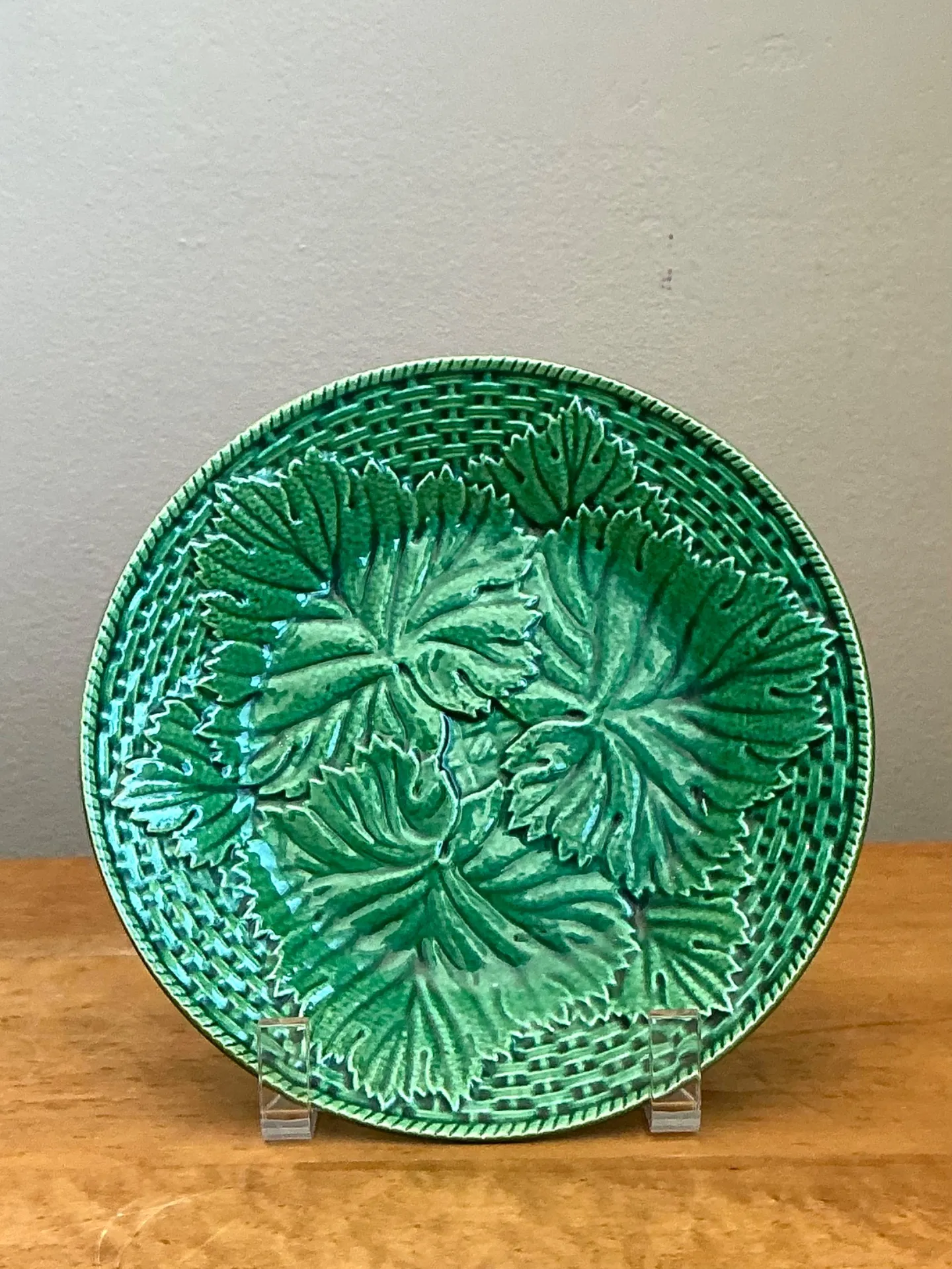 Vintage French Majolica Leaf Design Plate — additional photo 7