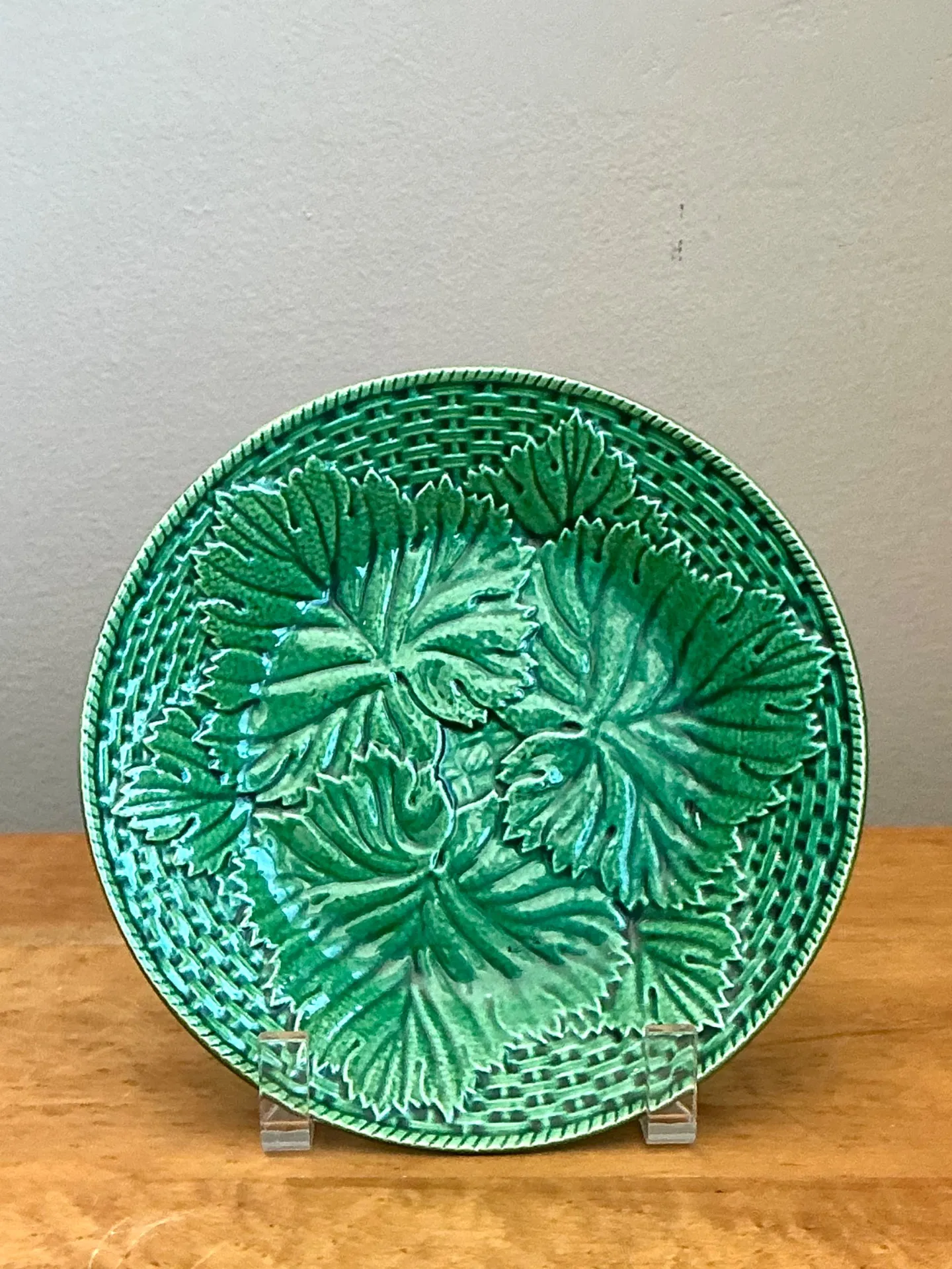 Vintage French Majolica Leaf Design Plate — additional photo 8
