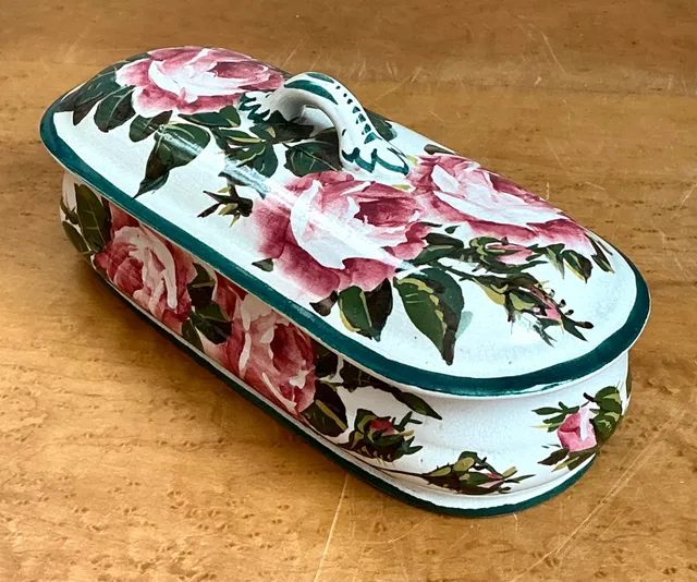 Vintage Rose Motif Porcelain Trinket Box — additional photo 4