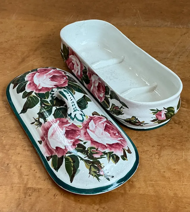 Vintage Rose Motif Porcelain Trinket Box — additional photo 5