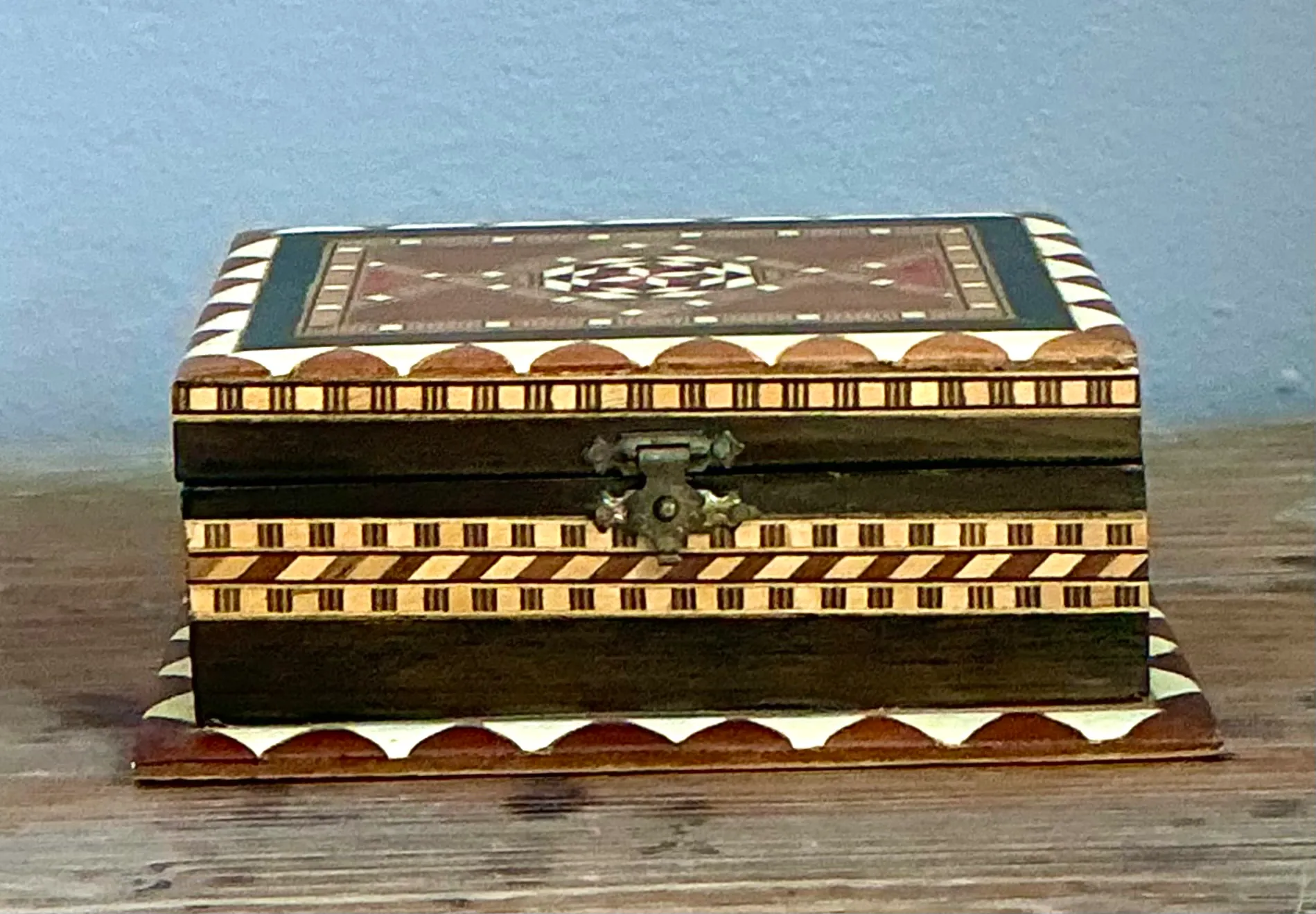 Vintage Inlaid Wood Decorative Box — additional photo 7
