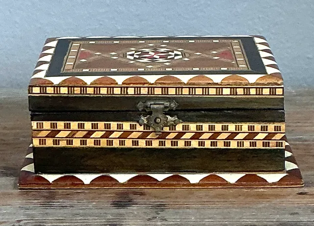 Vintage Inlaid Wood Decorative Box — additional photo 5