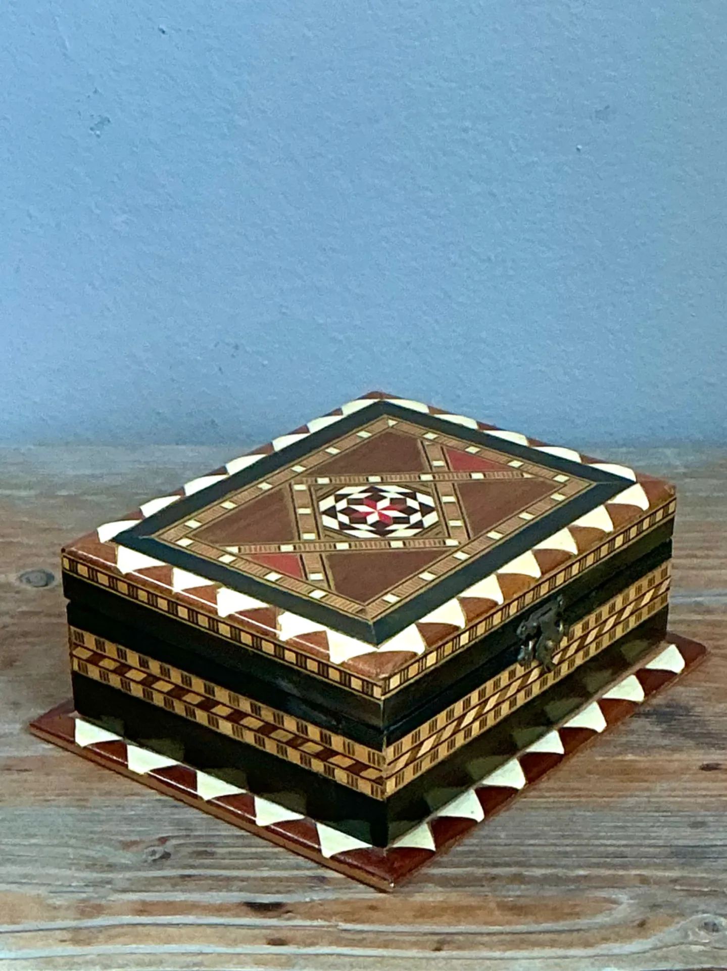 Vintage Inlaid Wood Decorative Box — additional photo 8