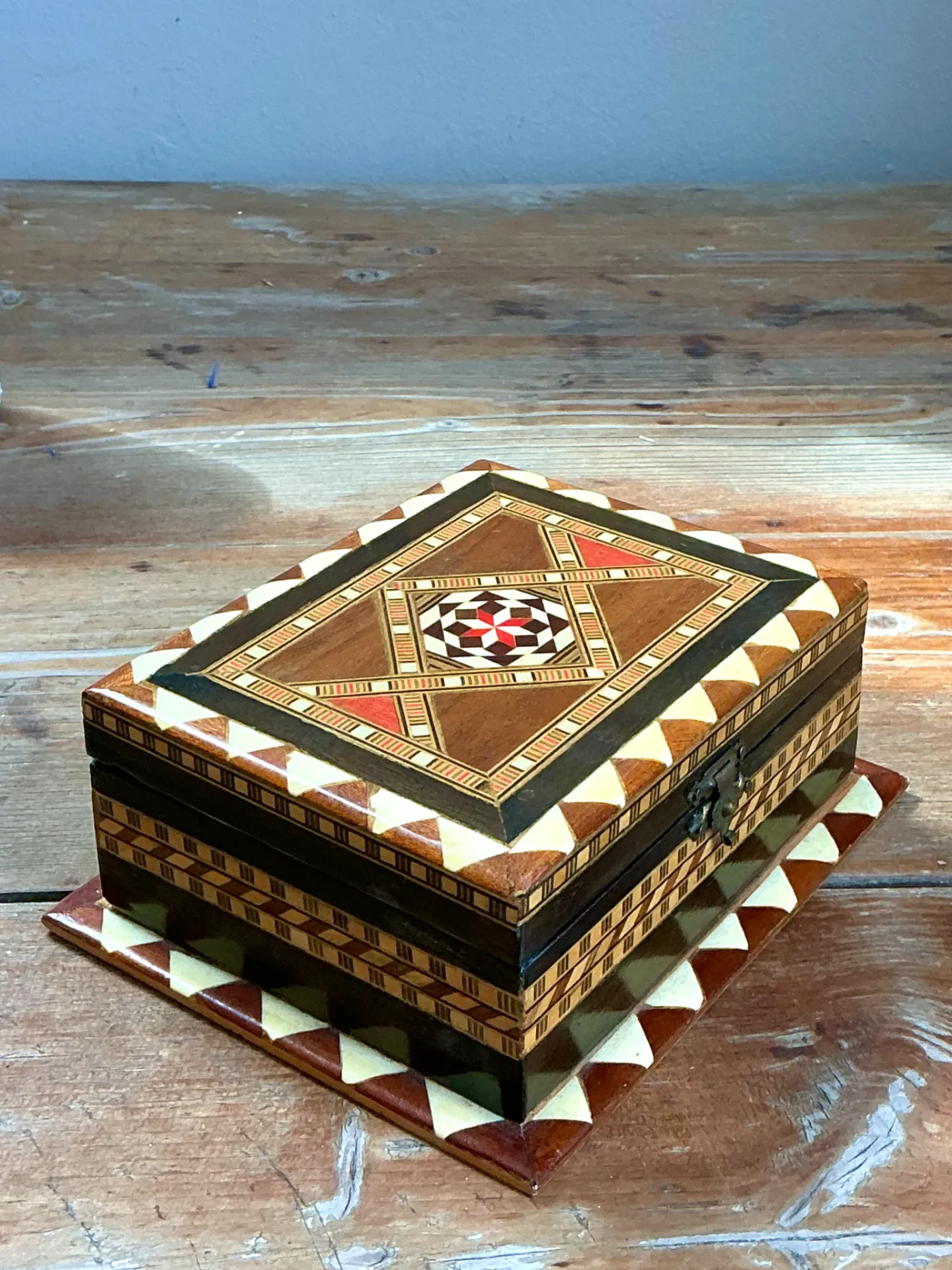 Vintage Inlaid Wood Decorative Box — additional photo 2