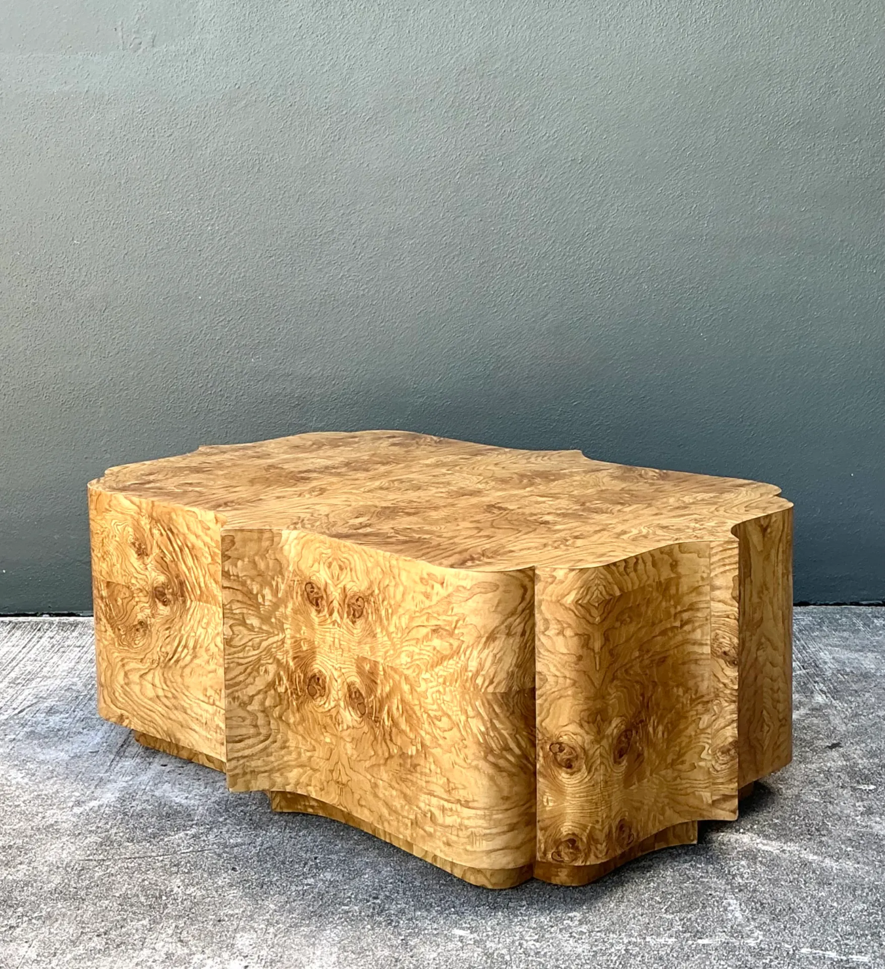 Vintage Scalloped Burl wood Coffee Table — additional photo 7