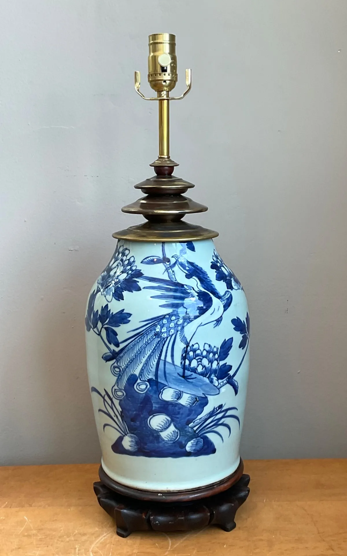 Vintage Blue and White Ceramic Table Lamp — additional photo 8