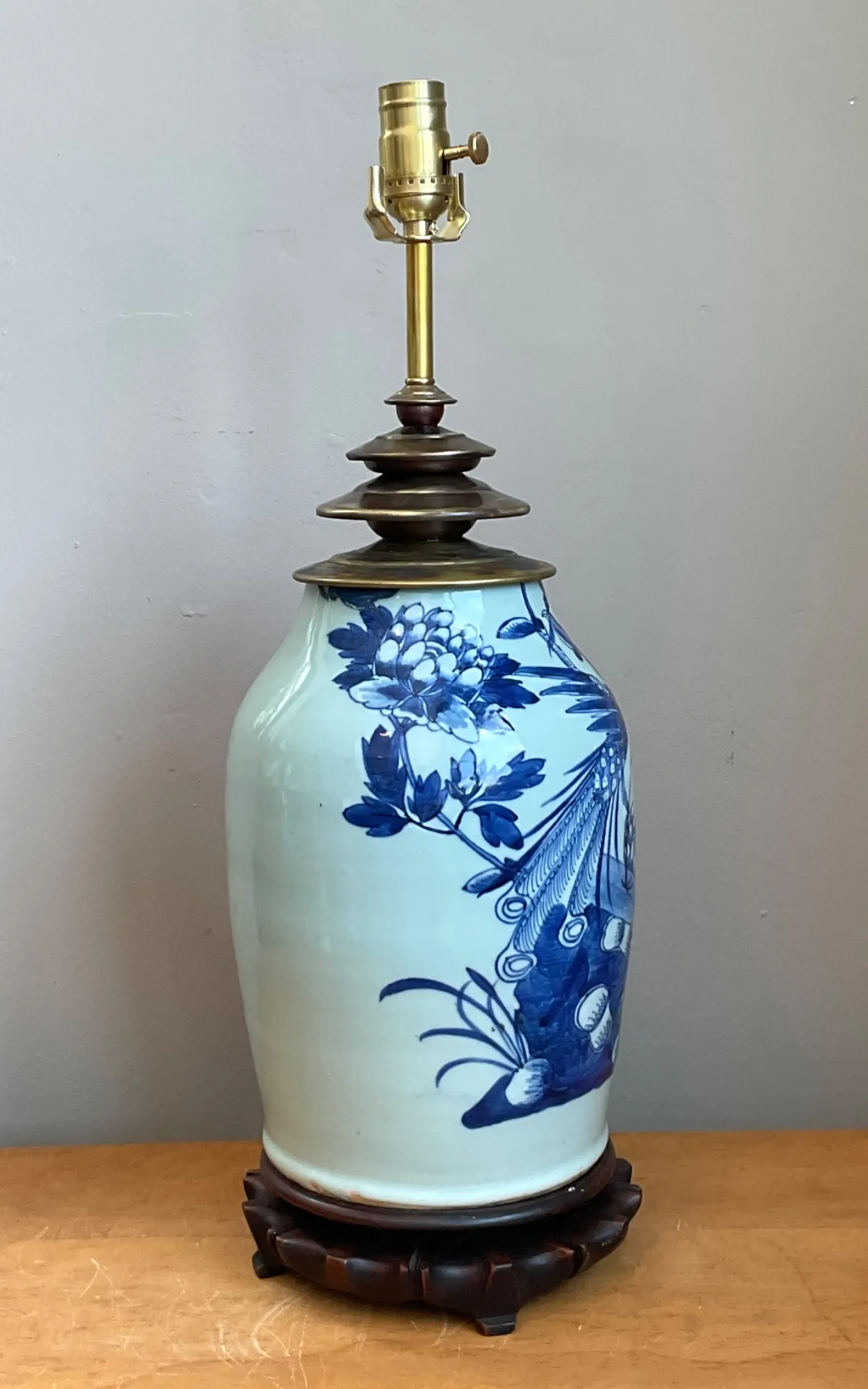 Vintage Blue and White Ceramic Table Lamp — additional photo 5