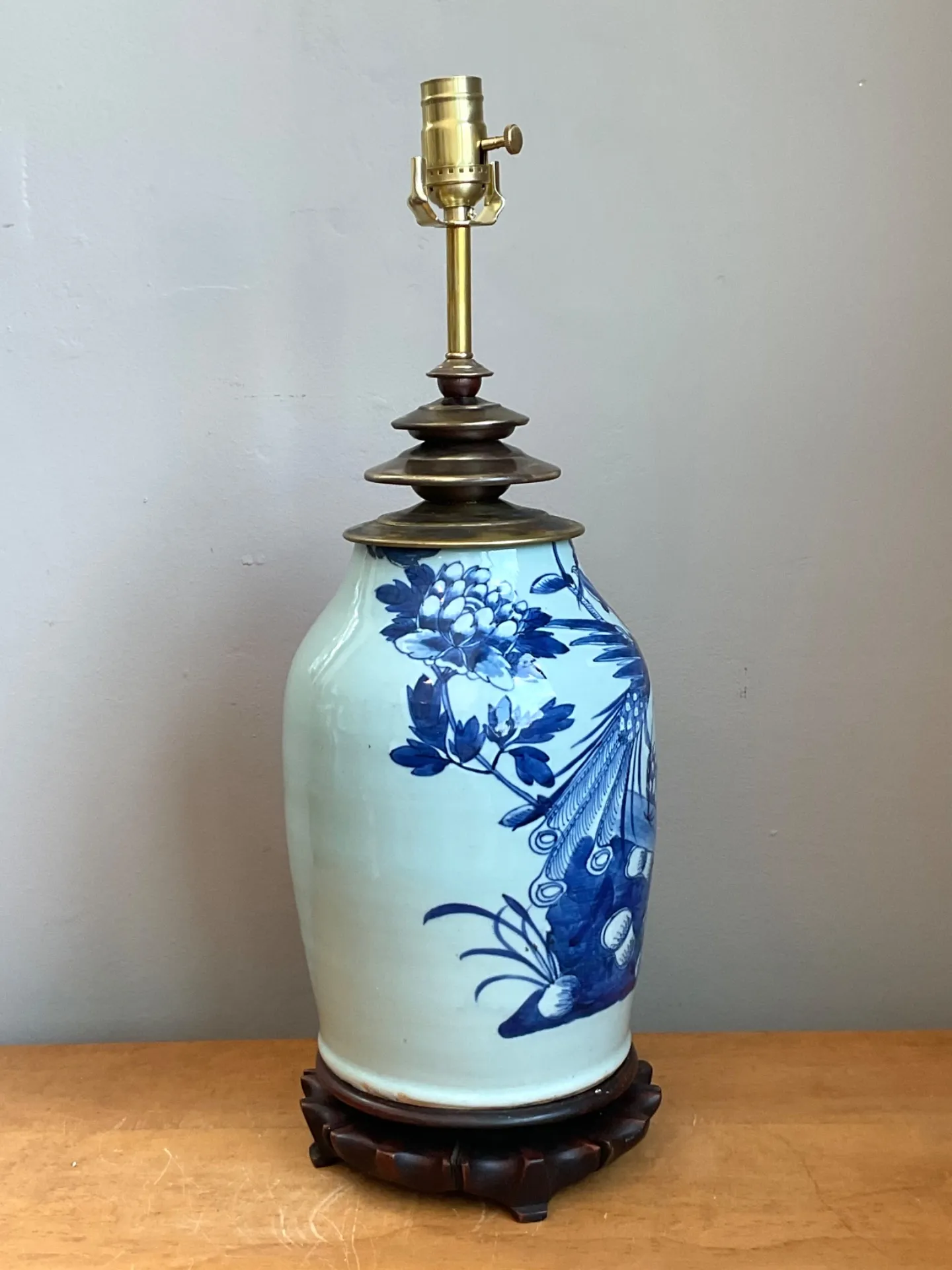 Vintage Blue and White Ceramic Table Lamp — additional photo 6