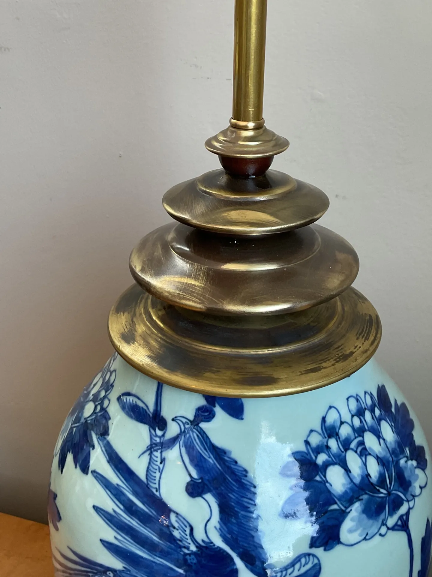 Vintage Blue and White Ceramic Table Lamp — additional photo 3