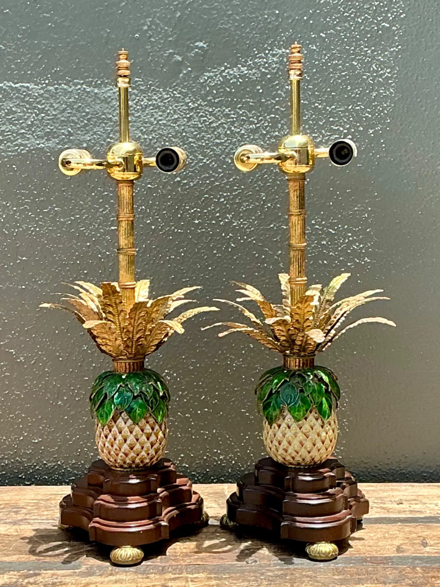 Vintage Frederick Cooper Enamel Pineapple Lamps - A Pair — additional photo 3
