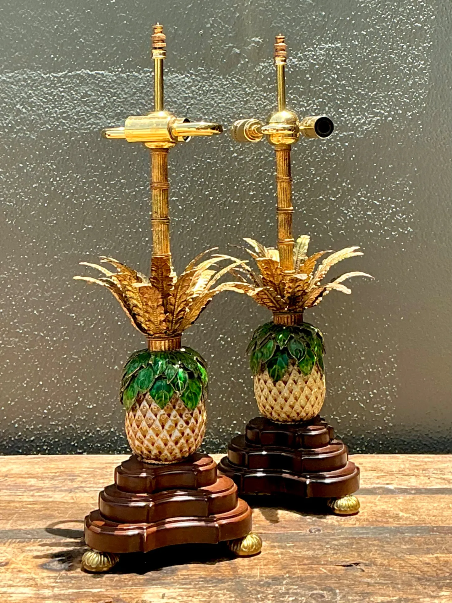 Vintage Frederick Cooper Enamel Pineapple Lamps - A Pair — additional photo 4