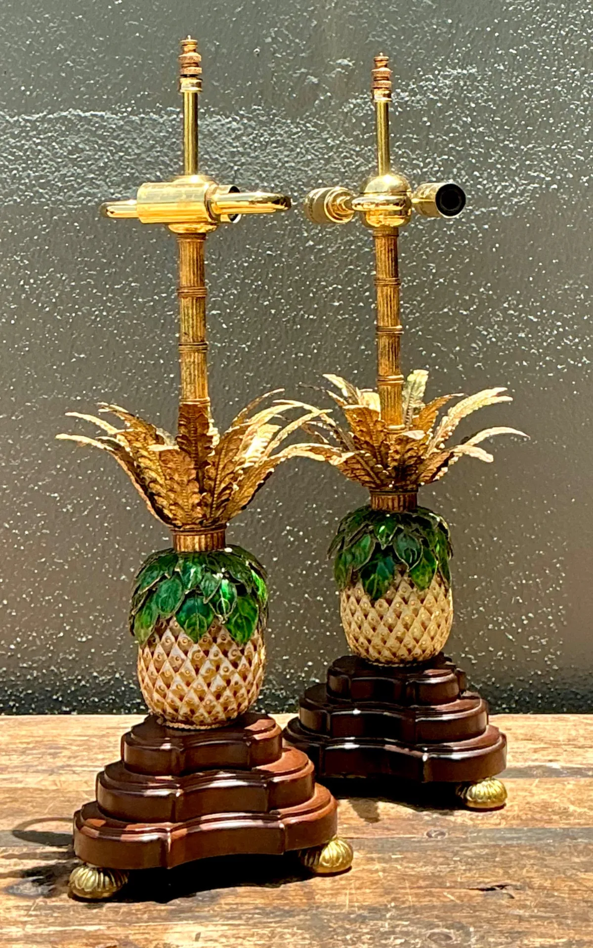 Vintage Frederick Cooper Enamel Pineapple Lamps - A Pair — additional photo 4