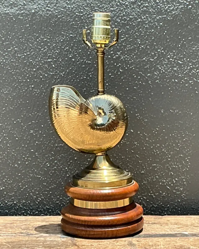 Vintage Brass Nautilus Shell Table Lamp — additional photo 3