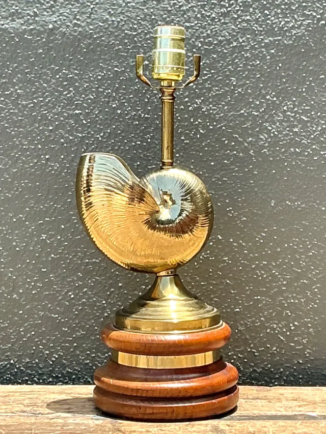 Vintage Brass Nautilus Shell Table Lamp — additional photo 7