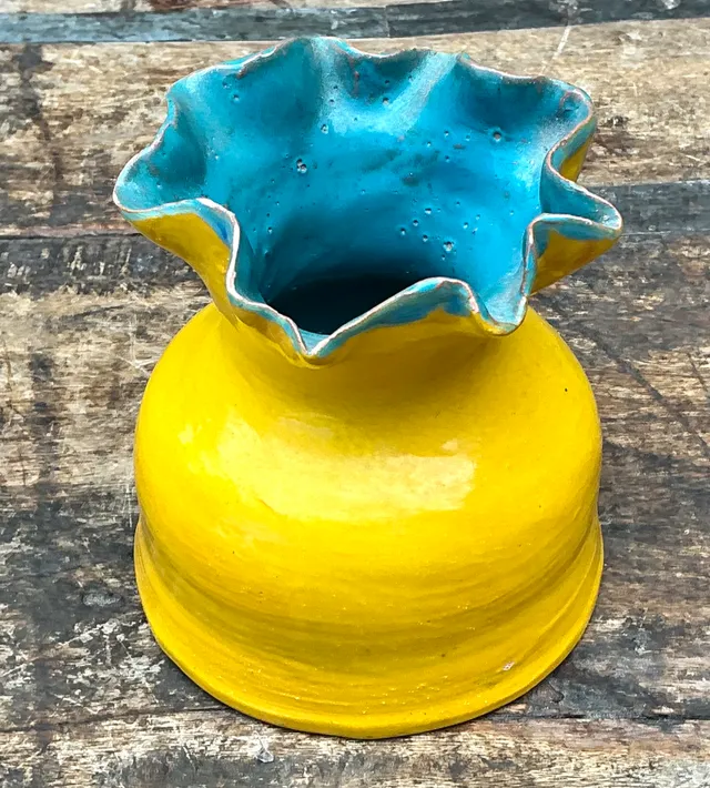 Vintage Hand Crafted Studio Pottery Ruffle Vase — additional photo 3