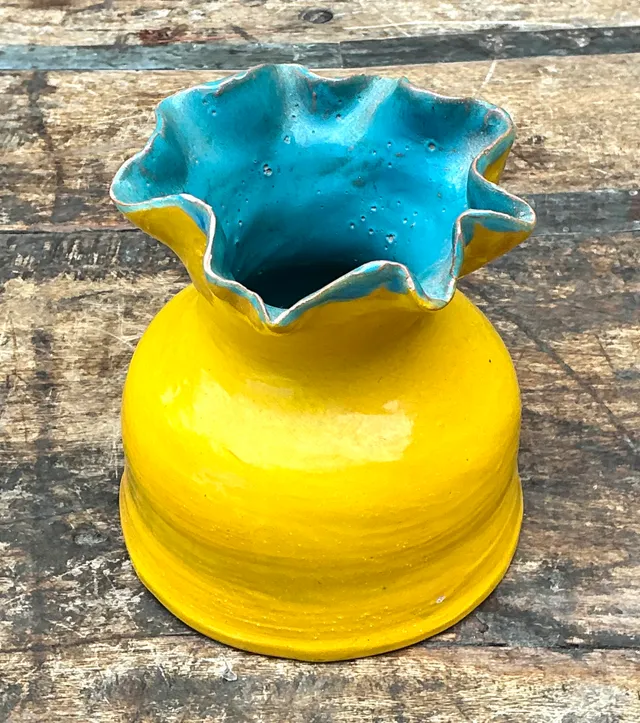 Vintage Hand Crafted Studio Pottery Ruffle Vase — additional photo 5