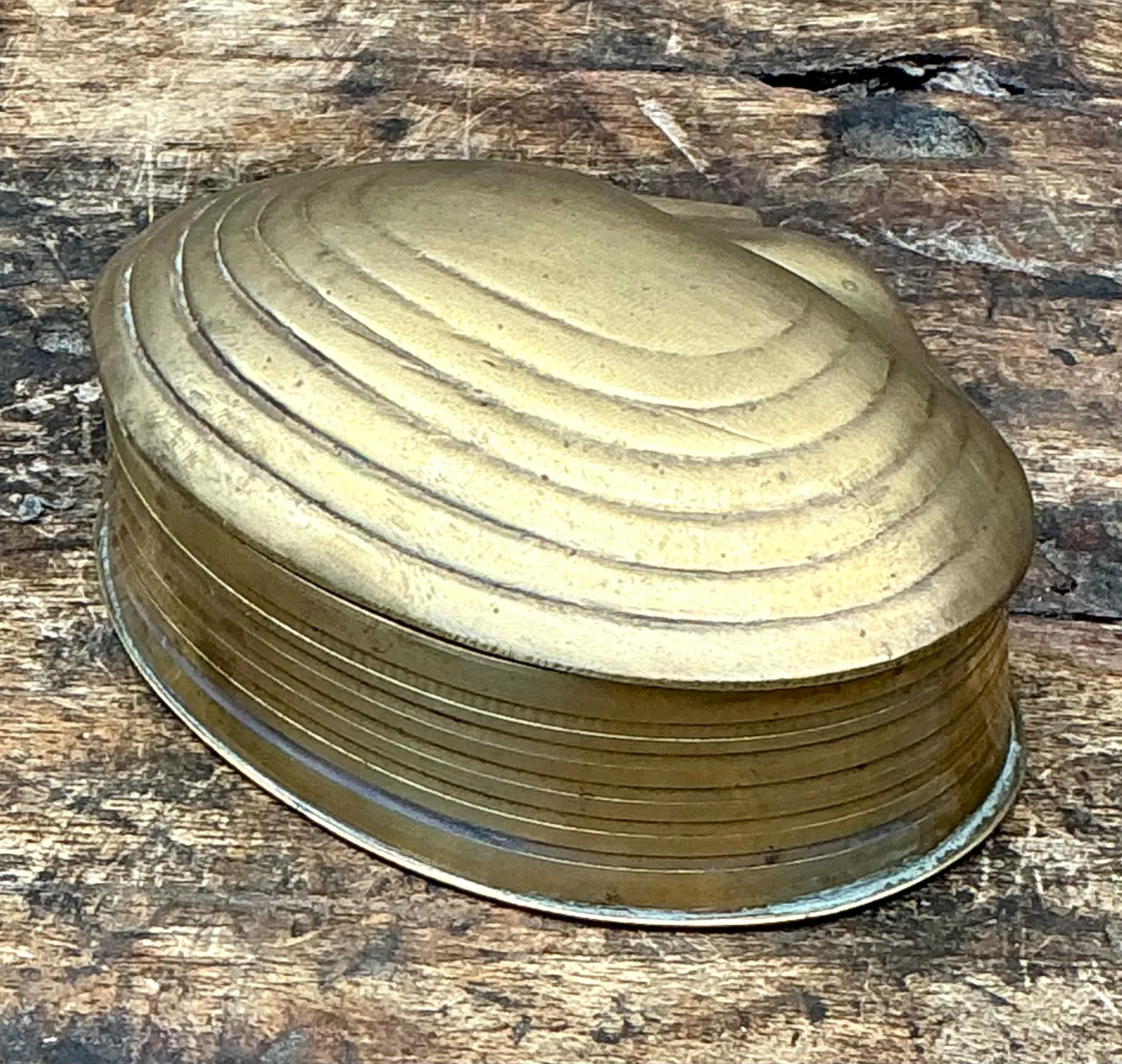 Vintage Clamshell Brass Trinket Box — additional photo 6