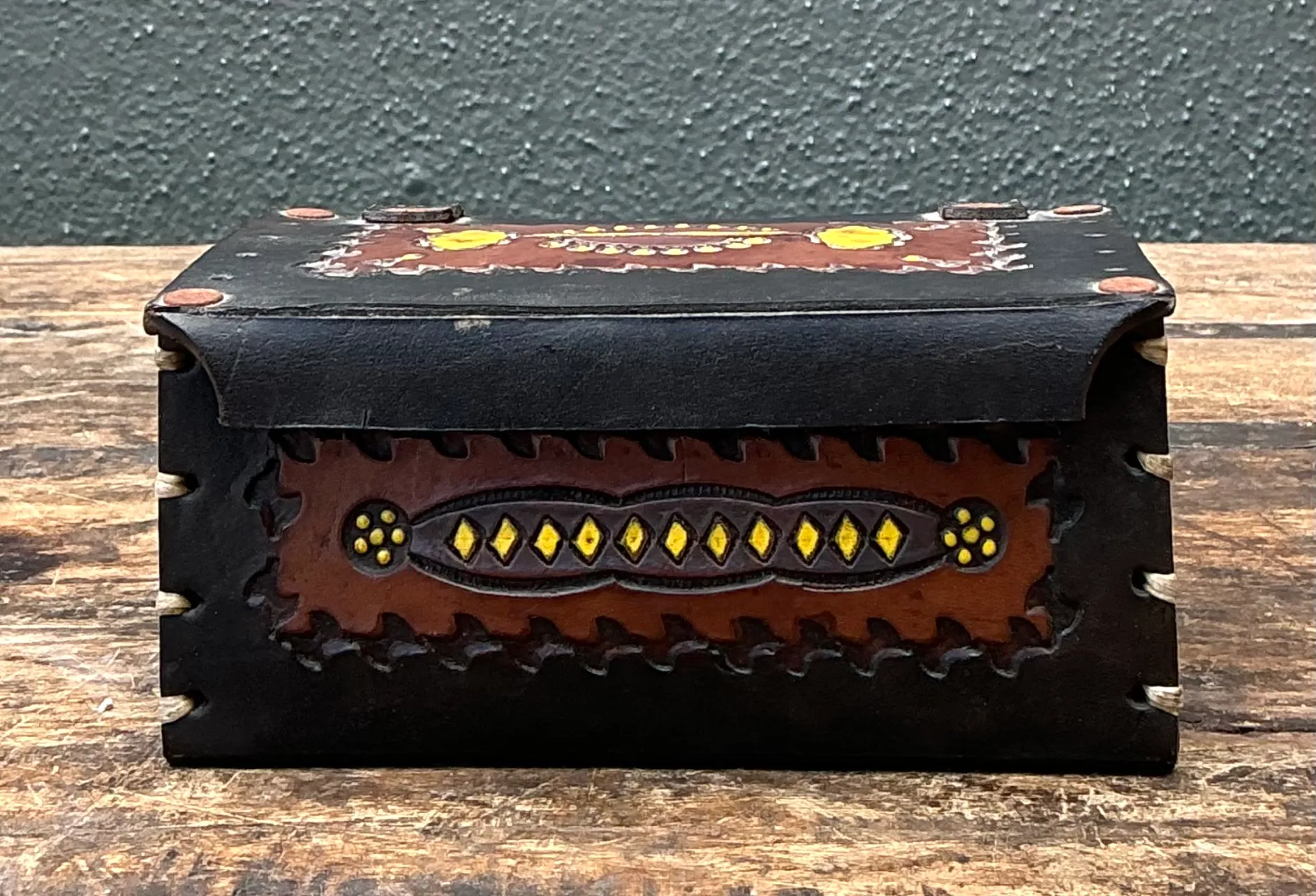 Vintage Handcrafted Leather Trinket Box — additional photo 8