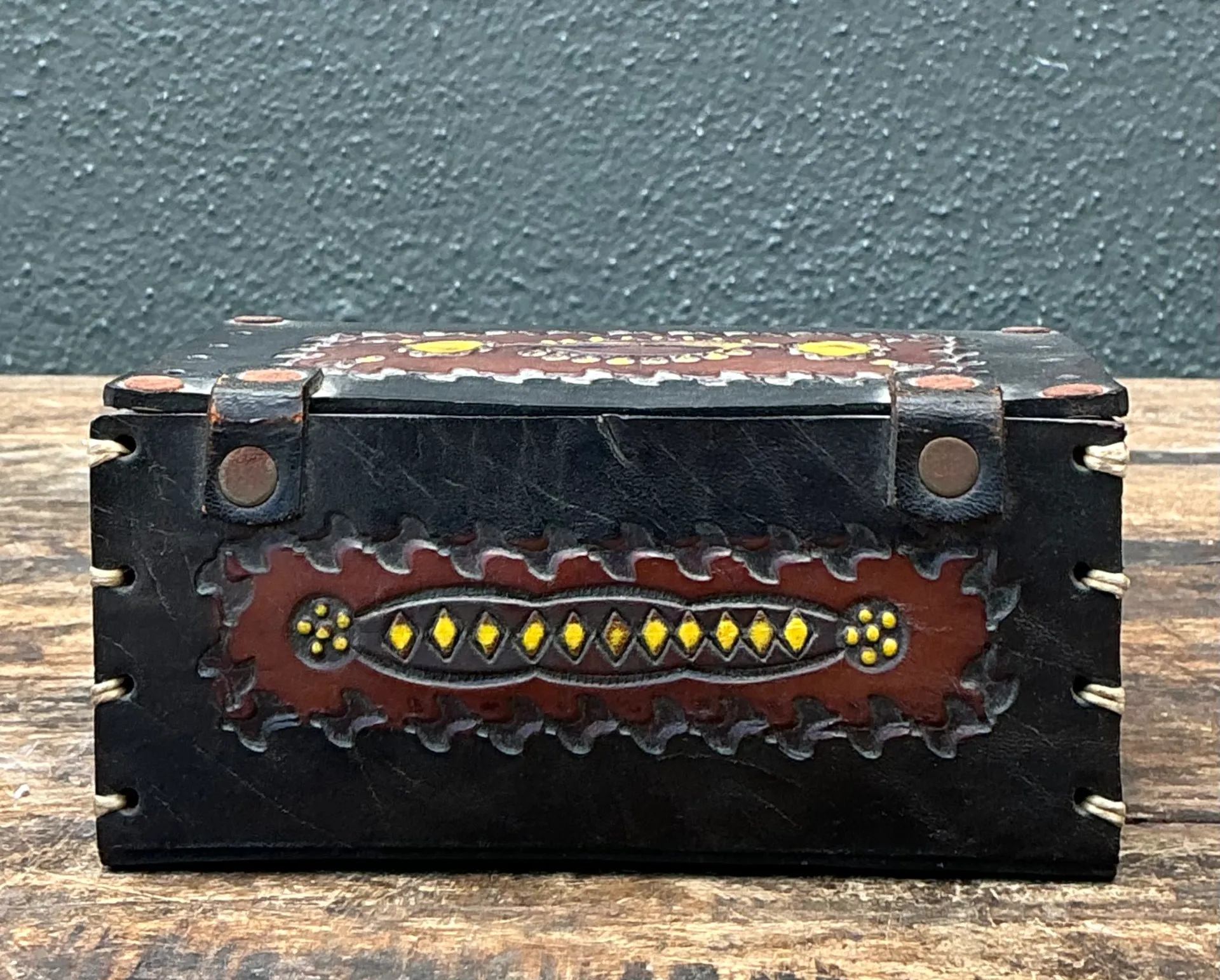 Vintage Handcrafted Leather Trinket Box — additional photo 7