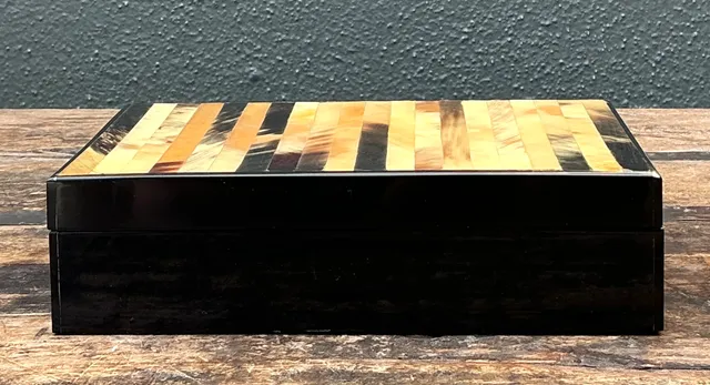 Vintage Horn and Wood Decorative Box — additional photo 4