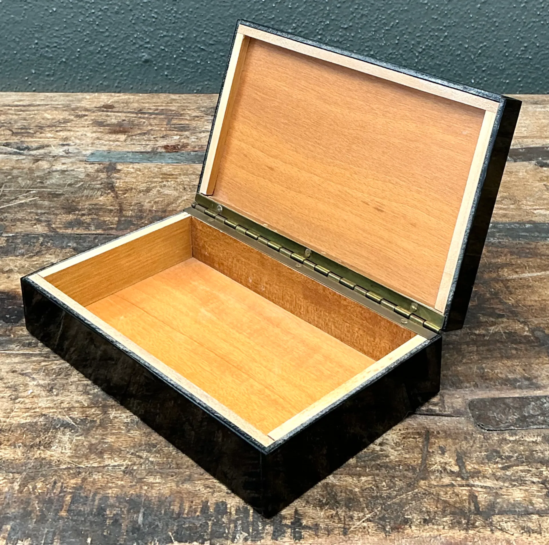 Vintage Horn and Wood Decorative Box — additional photo 3