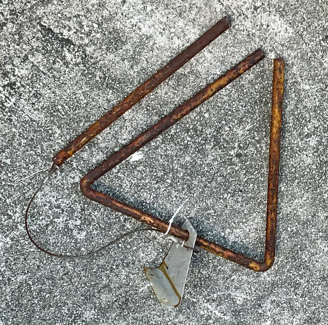 Vintage Rusted Metal Triangle Dinner Bell — additional photo 4