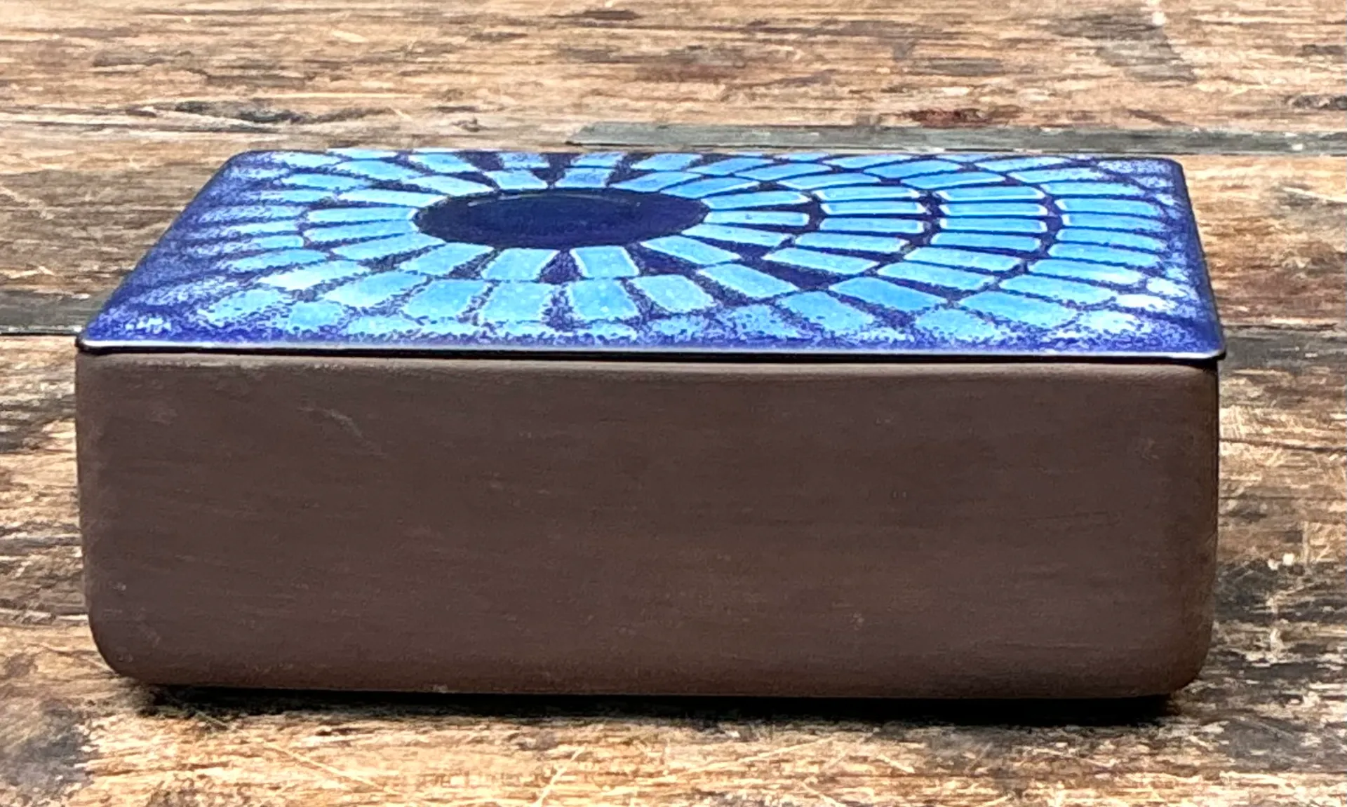 Vintage Ceramic Trinket Box With Blue Enameled Lid — additional photo 5