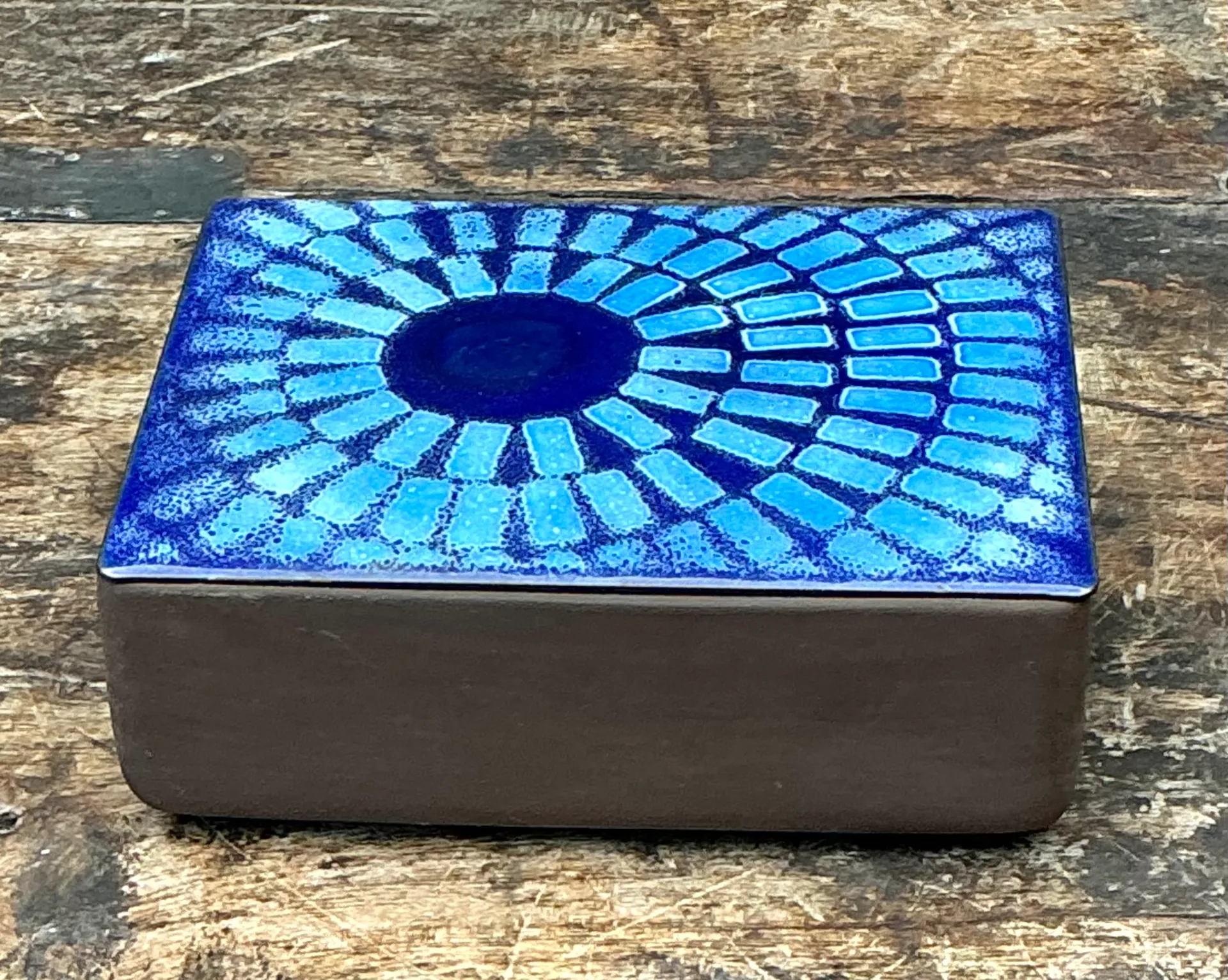 Vintage Ceramic Trinket Box With Blue Enameled Lid — additional photo 2