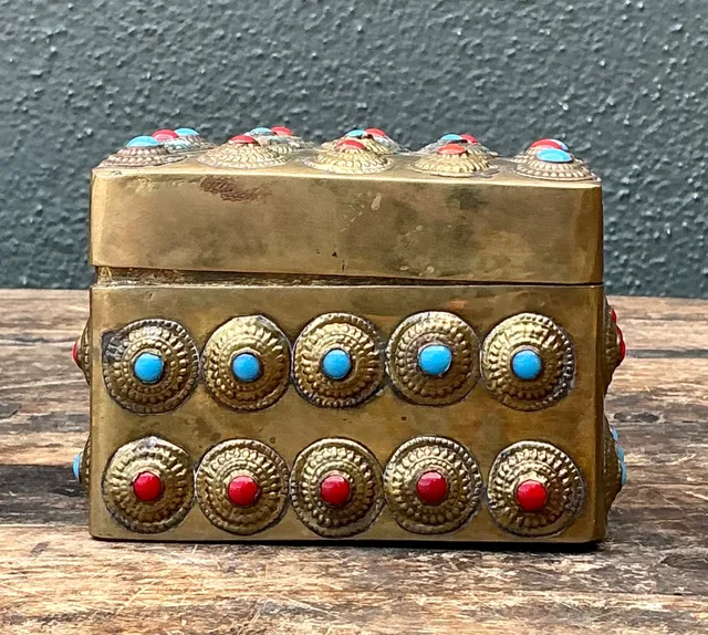 Vintage Embellished Brass Box — additional photo 5