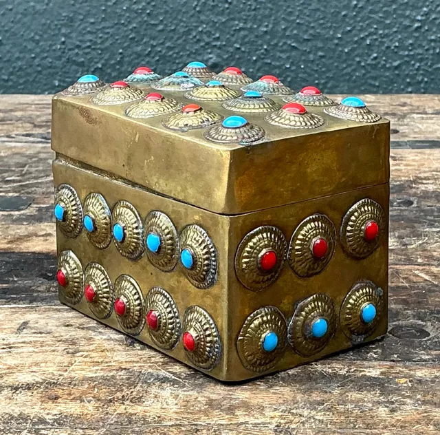 Vintage Embellished Brass Box — additional photo 3