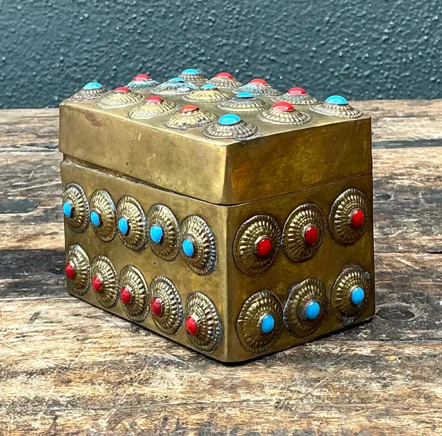Vintage Embellished Brass Box — additional photo 6