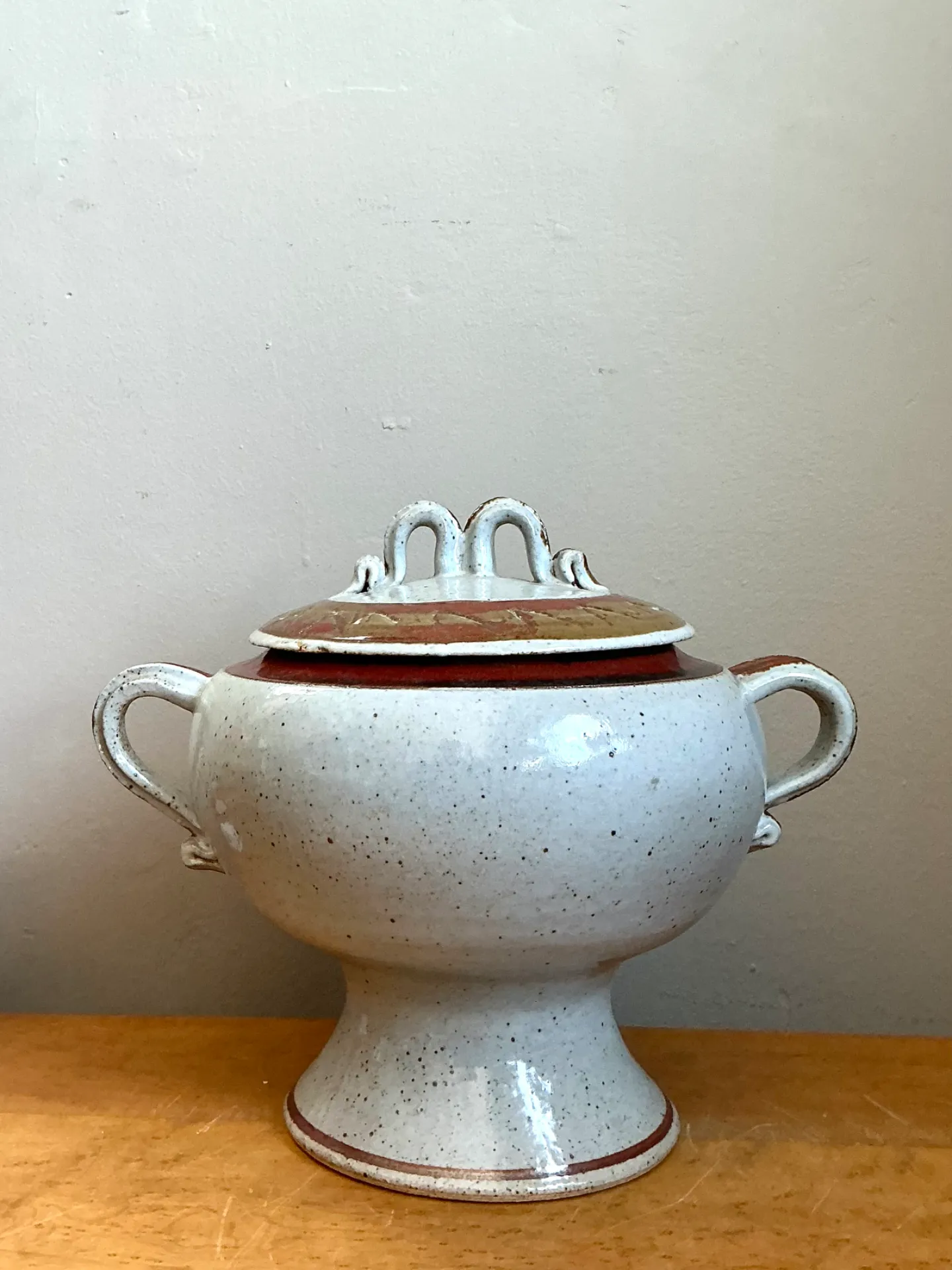Vintage Speckled Ceramic Footed Tureen — additional photo 3