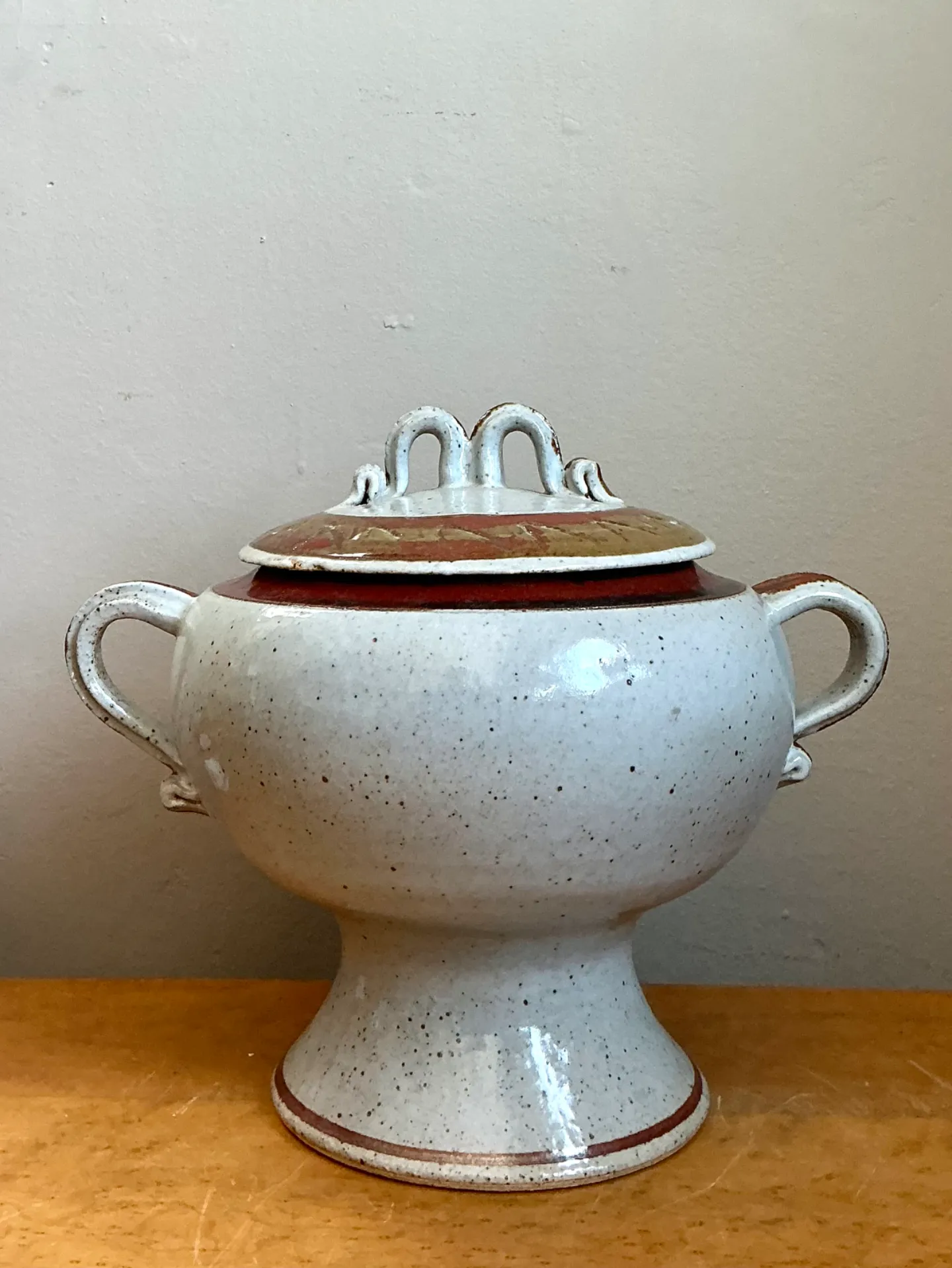 Vintage Speckled Ceramic Footed Tureen — additional photo 2