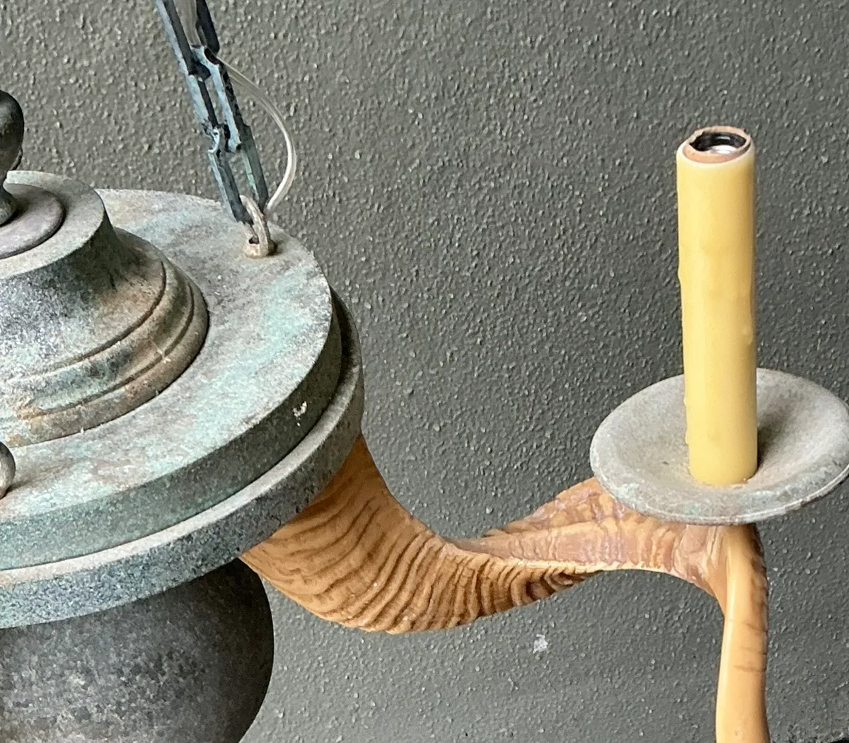 Vintage Horn Motif Metal Hanging Light — additional photo 8